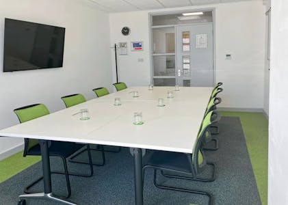 Basepoint Business & Innovation Centre, Crawley, Serviced Office To Let - 7.jpg