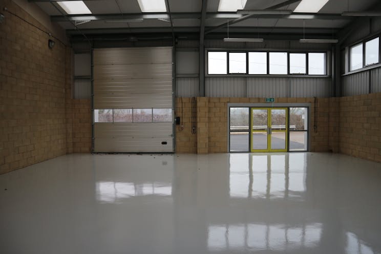 Unit 9 Oxford Road Industrial Estate, Reading, Industrial / Warehouse To Let - Oxford Road Industrial Estate Unit 9 Warehouse 3.JPG