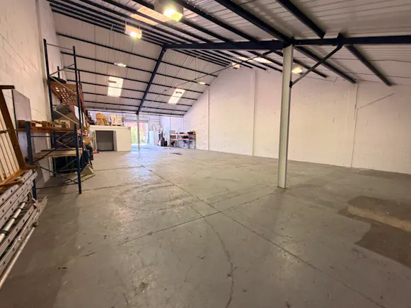 Unit 16 Progress Road, Leigh-On-Sea, Industrial To Let - WhatsApp Image 2026-06-09 at 10.08.00 AM (6).jpeg