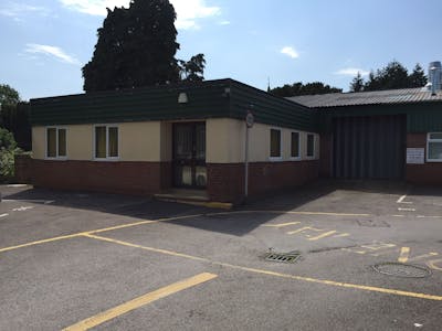 Unit 4 & 4A, The Tanneries, Fareham, Industrial To Let - _S1UKLo2.jpg