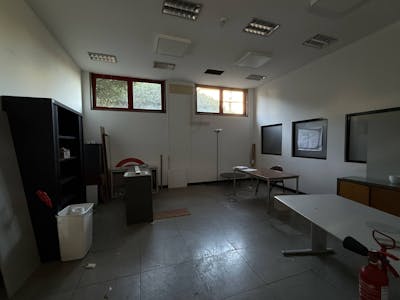 Carnaxide Armazém e Escritórios 4.200 m2, Rua das Quintinhas, 1, Carnaxide, Industrial / Logistics / Warehouse To Let / For Sale - IMG_0863 Large.jpg