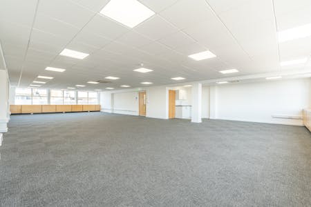 Ground Floor, 96-99 Queens Road, Brighton, Retail To Let - DSC08426.jpg