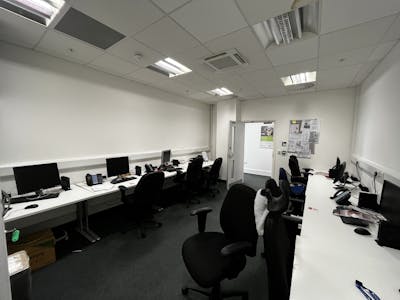 40 - 42 Watney Market, London, Office To Let - IMG_8537.jpg