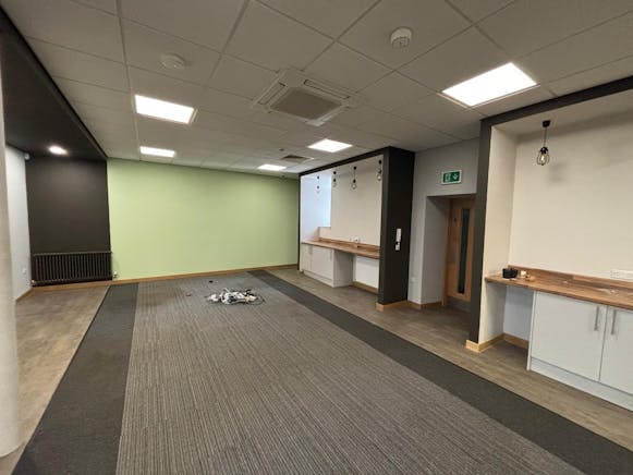 47 - 51 Glasgow Road, Glasgow, Offices / Retail To Let - PHOTO-2026-03-16-08-51-02 2.jpg