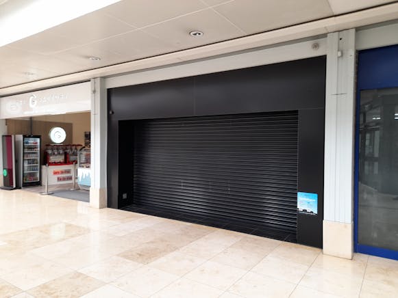 Unit 3 Mayfair House, Basingstoke, Retail To Let - 20240418_163117.jpg