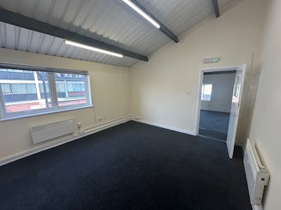 Unit 32B, The Old Brickworks Industrial Estate, Romford, Industrial / Warehouse To Let - Side office.jpg