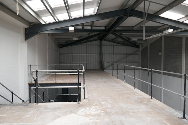 4 Orbital Business Centre, Waltham Abbey, Industrial To Let - P1000043.JPG