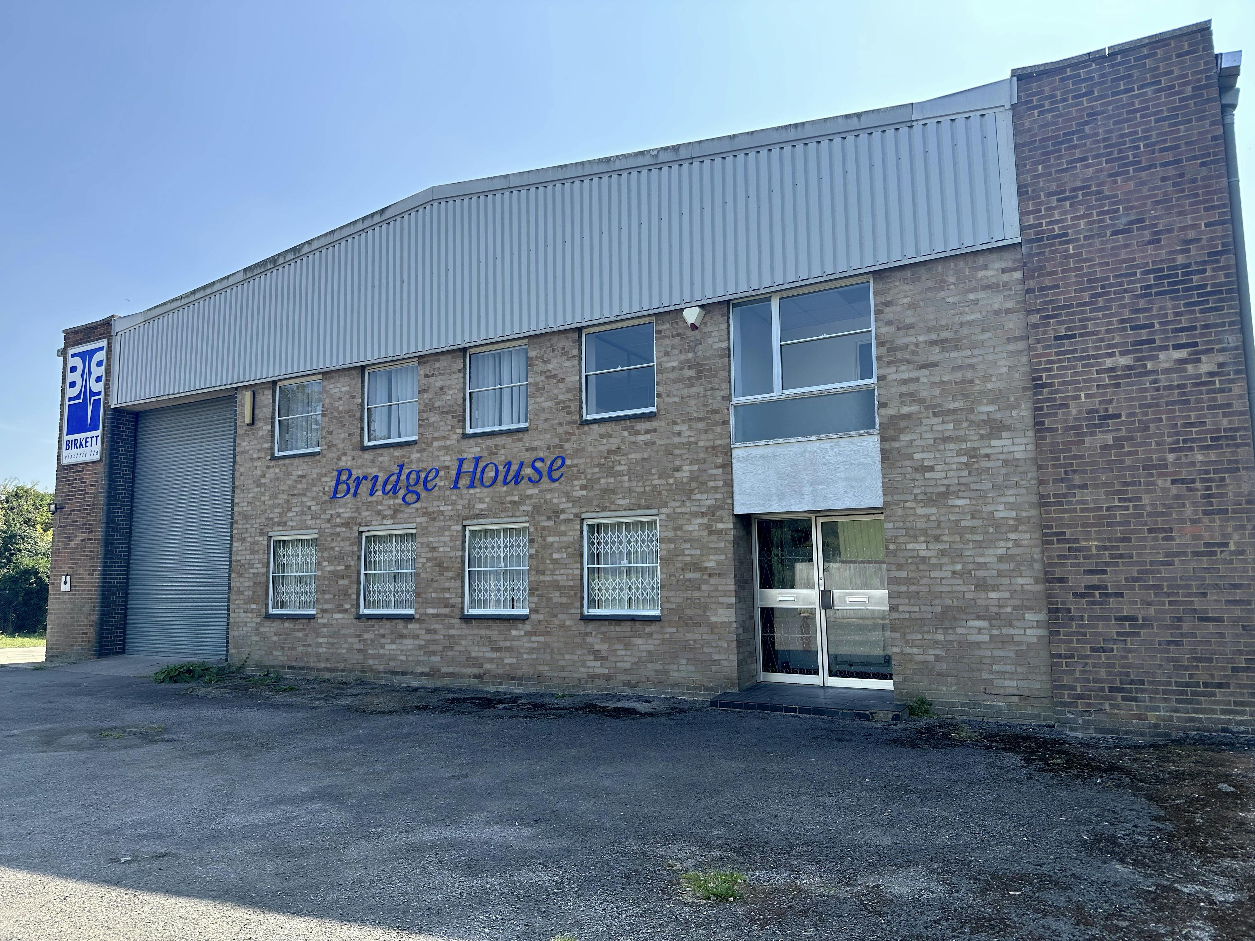Units at Bridge House, Princes Risborough, Industrial To Let - IMG_2409.jpeg