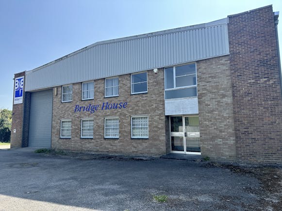 Units at Bridge House, Princes Risborough, Industrial To Let - IMG_2409.jpeg