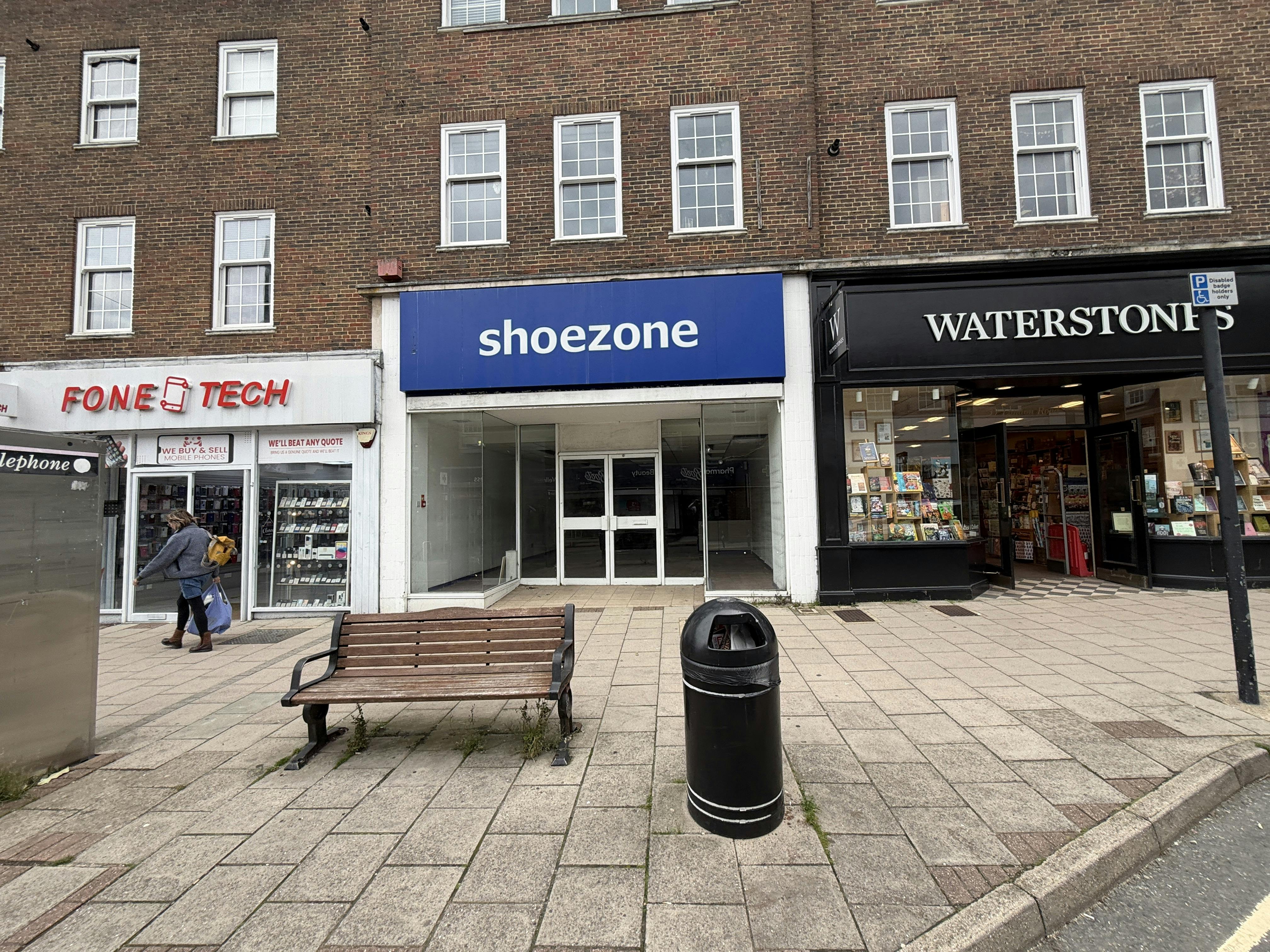 39 London Road, East Grinstead, Retail To Let - IMG_9917.JPG