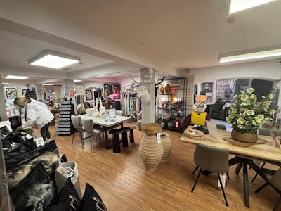 Plantation Bridge, Kendal, Retail For Sale - IMG-20260401-WA0015.jpg