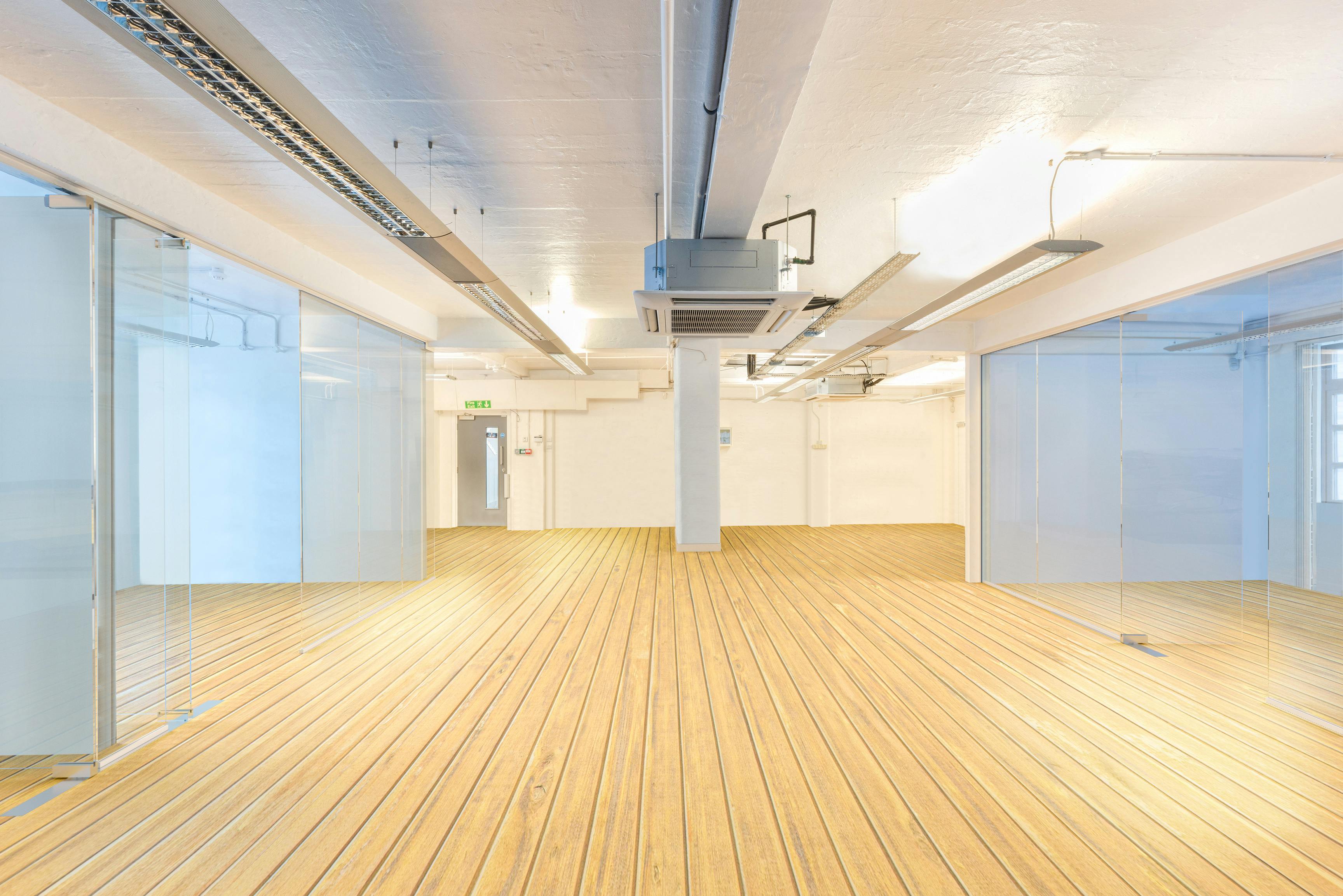 7-10 Charlotte Mews, London, Offices To Let - CHARLOTTE MEWS 78 11.jpg