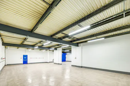 Unit 3 Thornhill Road, Redditch, Industrial/Logistics To Let - EDIT_gbthor02_U3_0016-1330x887.jpg
