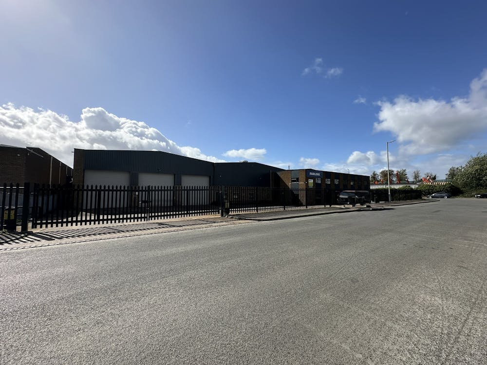 Unit 4, Sedgewick Road - IMG_3068.JPEG