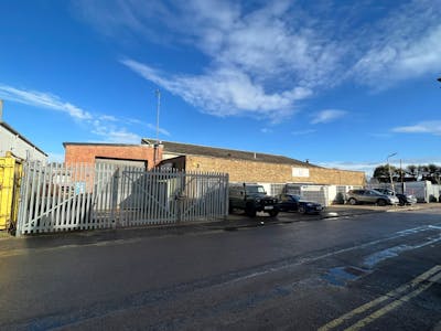 12 Faraday Road, Leigh-on-Sea, Industrial/Logistics / Open Storage To Let / For Sale - 16.jpg