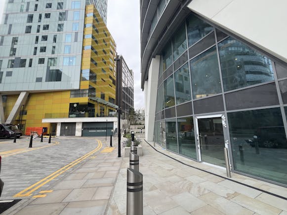 Aspen, 52 Marsh Wall, London, Health & Fitness / Restaurant / Retail To Let - IMG_7693.JPG