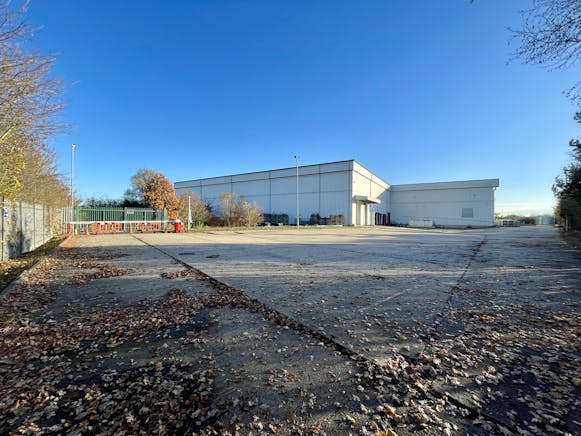 Unit 1B, Progress Park, Progress Way, Bedford, Industrial To Let - IMG_4810.JPG