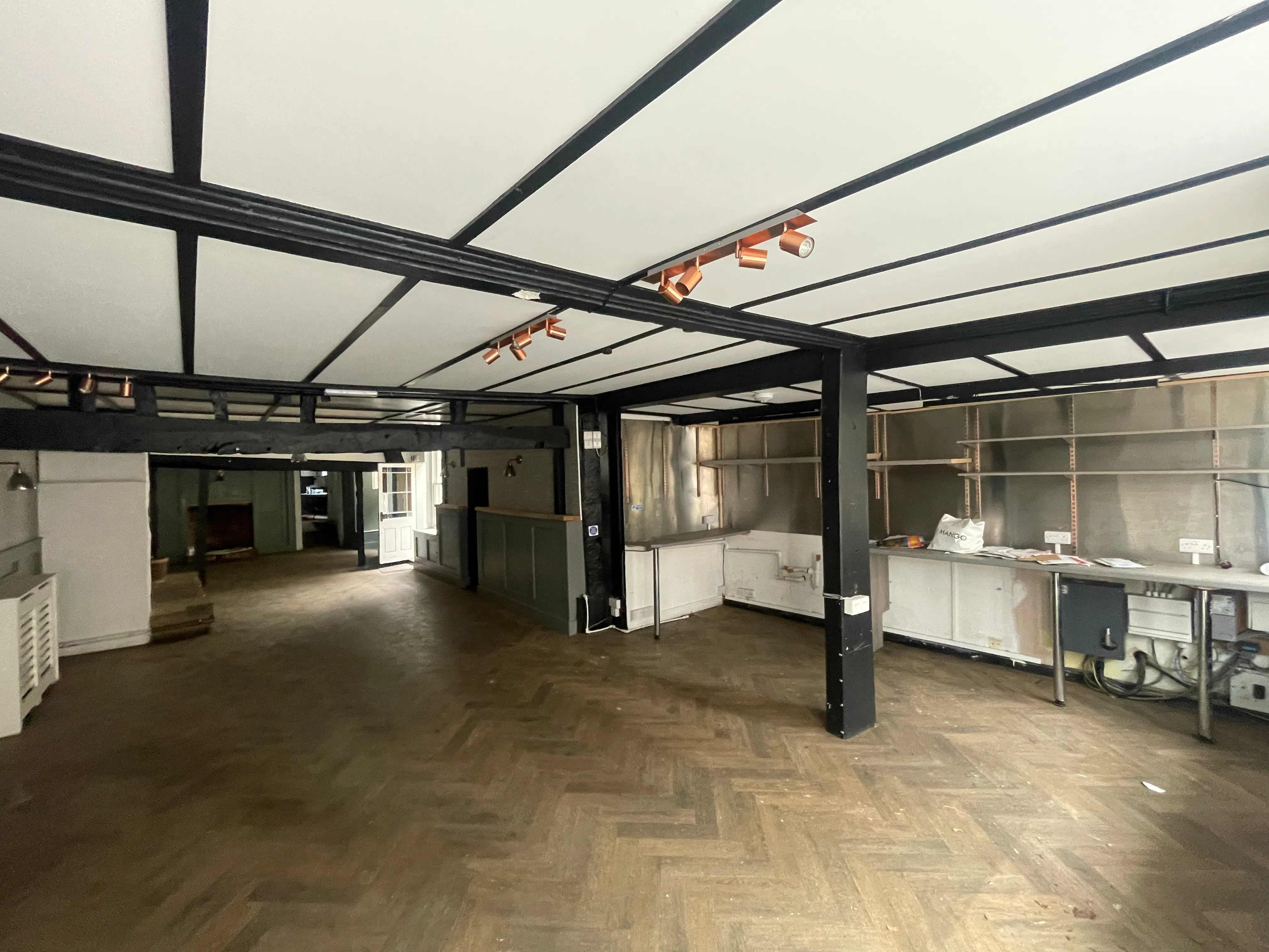 The Coffee House, Thame, Investment / Residential / Retail For Sale - IMG_6008.JPG
