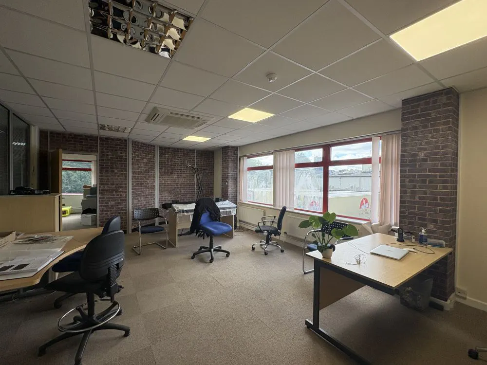 6 Canada Close, Banbury, Industrial / Office To Let - IMG_3772.jpg