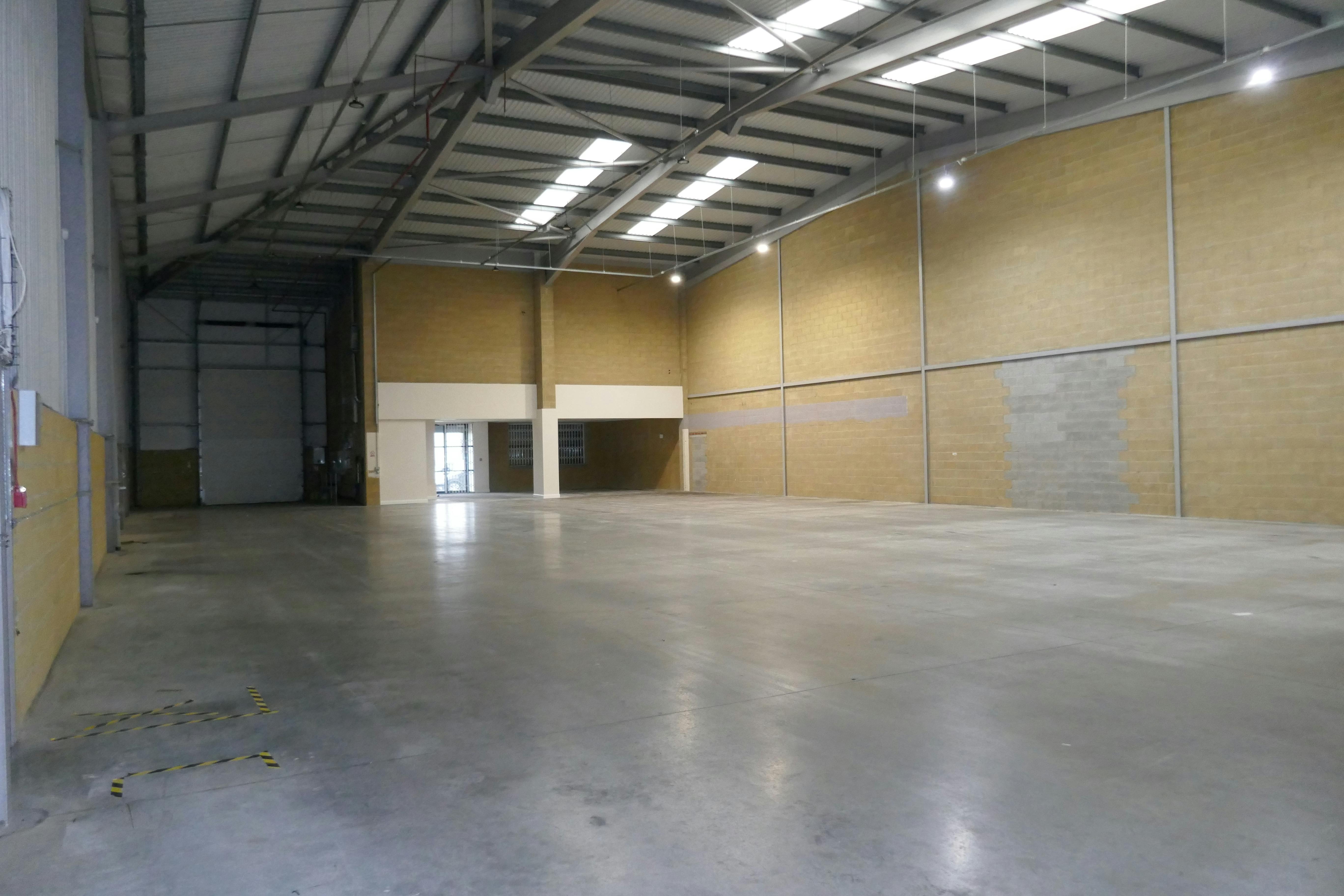 Unit 1 Ascent Park, Edinburgh Way, Harlow, Industrial To Let - P1060091.JPG