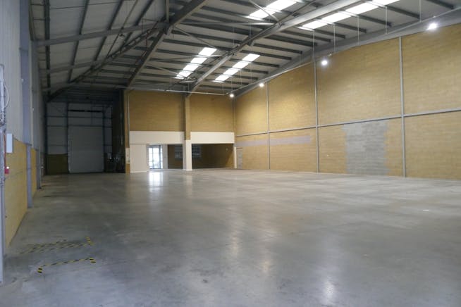 Unit 1 Ascent Park, Edinburgh Way, Harlow, Industrial To Let - P1060091.JPG