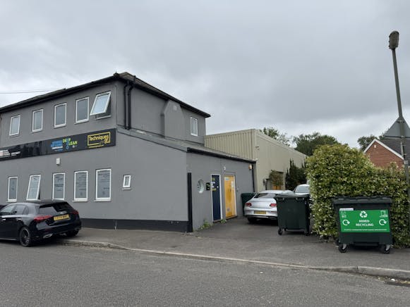 46 Station Road, Chertsey, Industrial / Warehouse To Let - IMG_4726.JPEG
