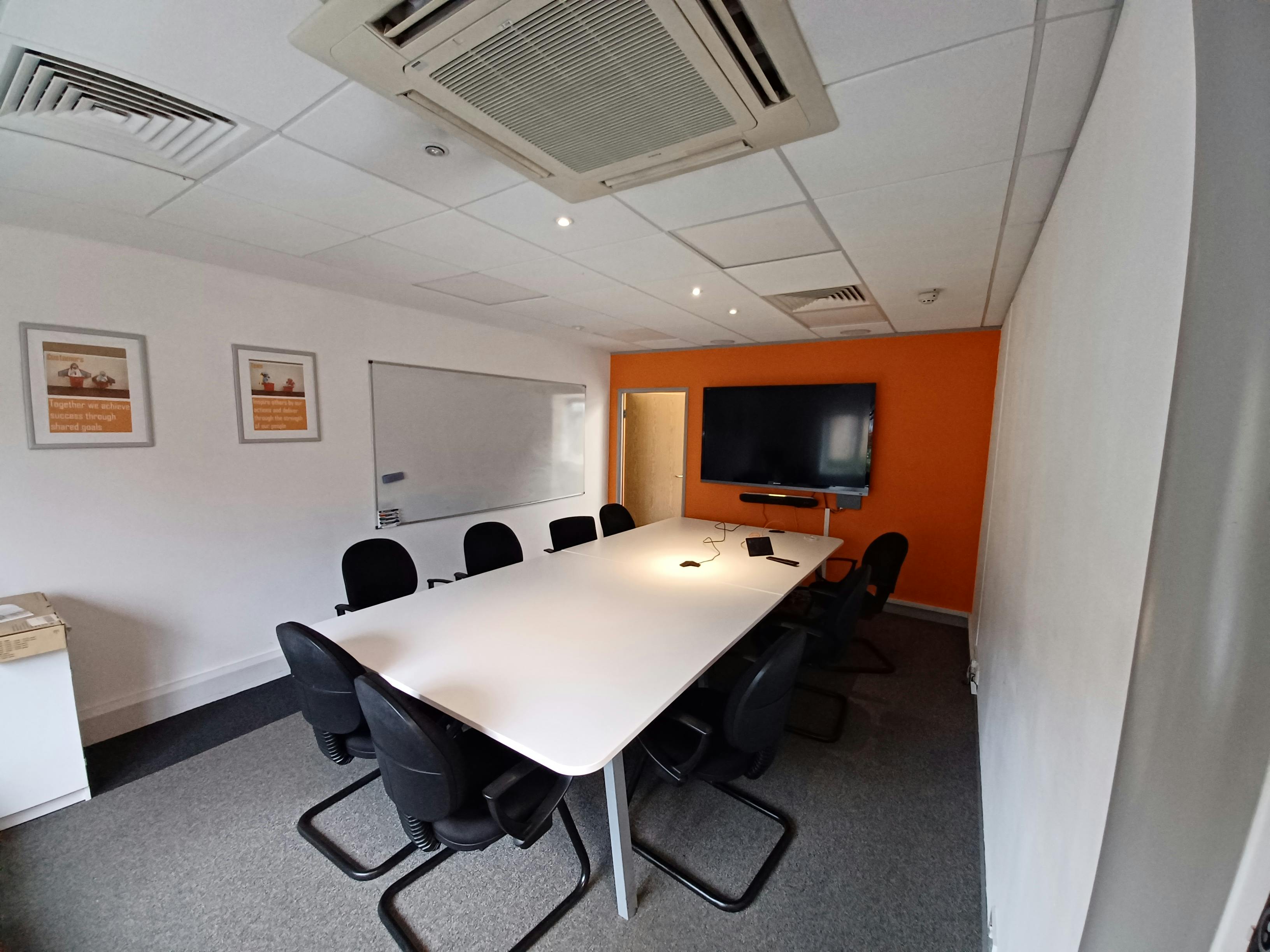 Office in Guildford - photo 4