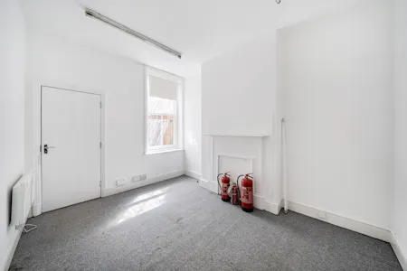261 Chiswick High Road, London, Office To Let - 1499448 (5).jpg
