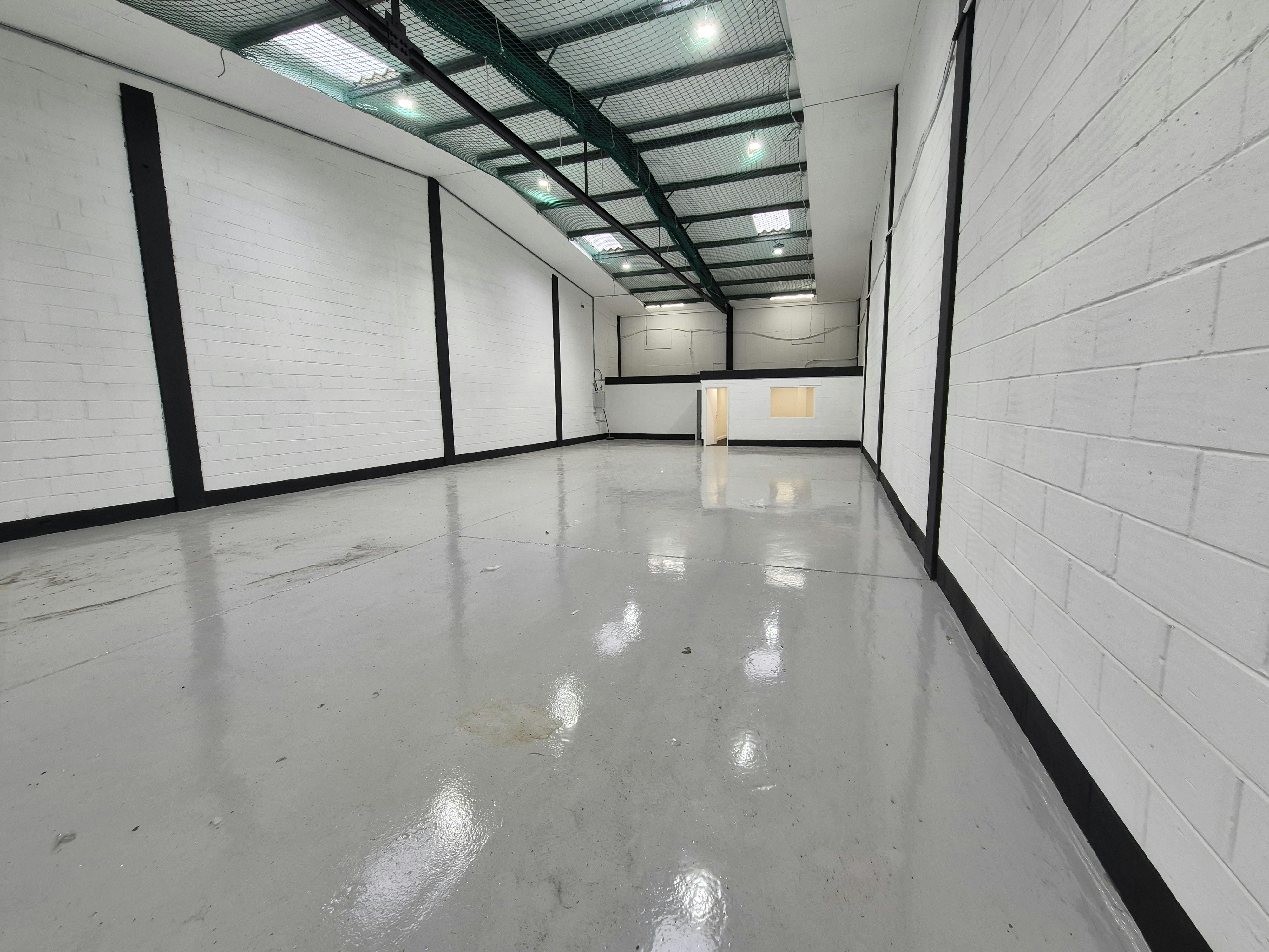 Industrial Unit in Hythe - photo 3