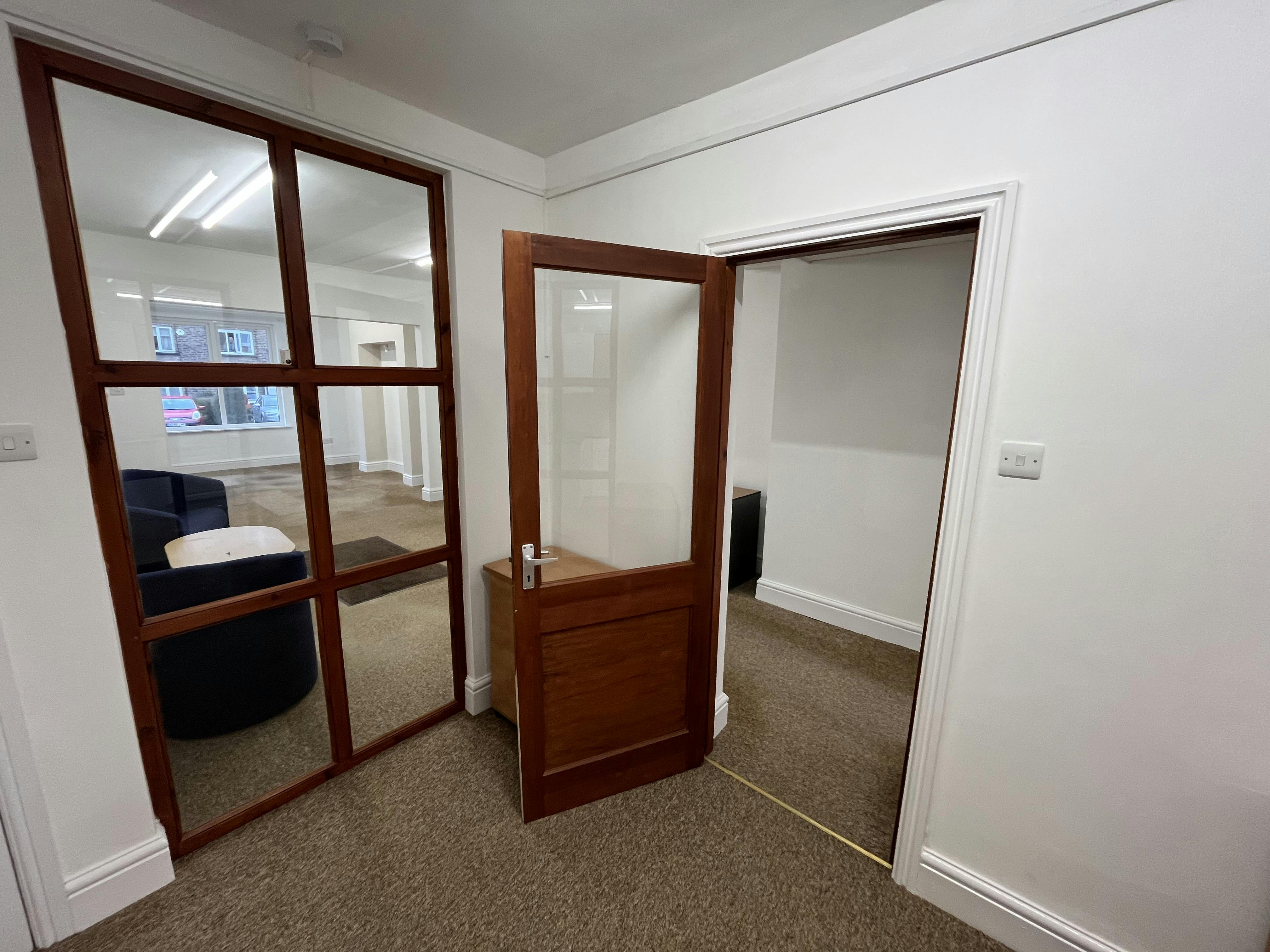 80 Chapel Lane, Wilmslow, Offices / Retail To Let - IMG_0823.jpg