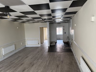 1b Bridge Street, Stourport-on-Severn, Restaurant / Retail For Sale - IMG_9706.JPG