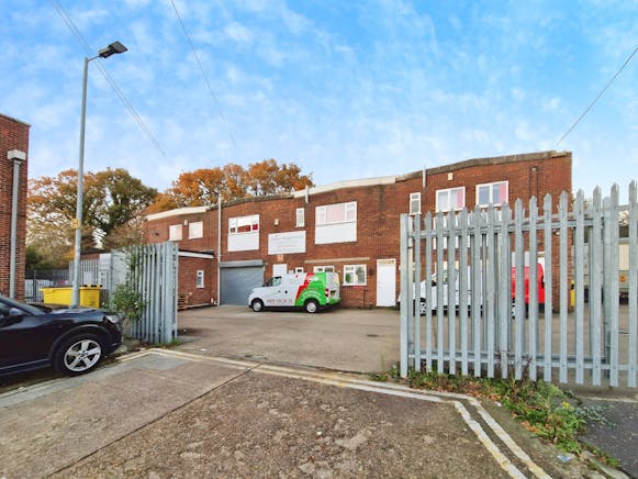 Totman House, Totman Close Brook Road Industrial Estate, Rayleigh, Industrial To Let - 3e04422cWhatsApp 20Image 2020241129 20at 20171426_8e80dbfa.jpg