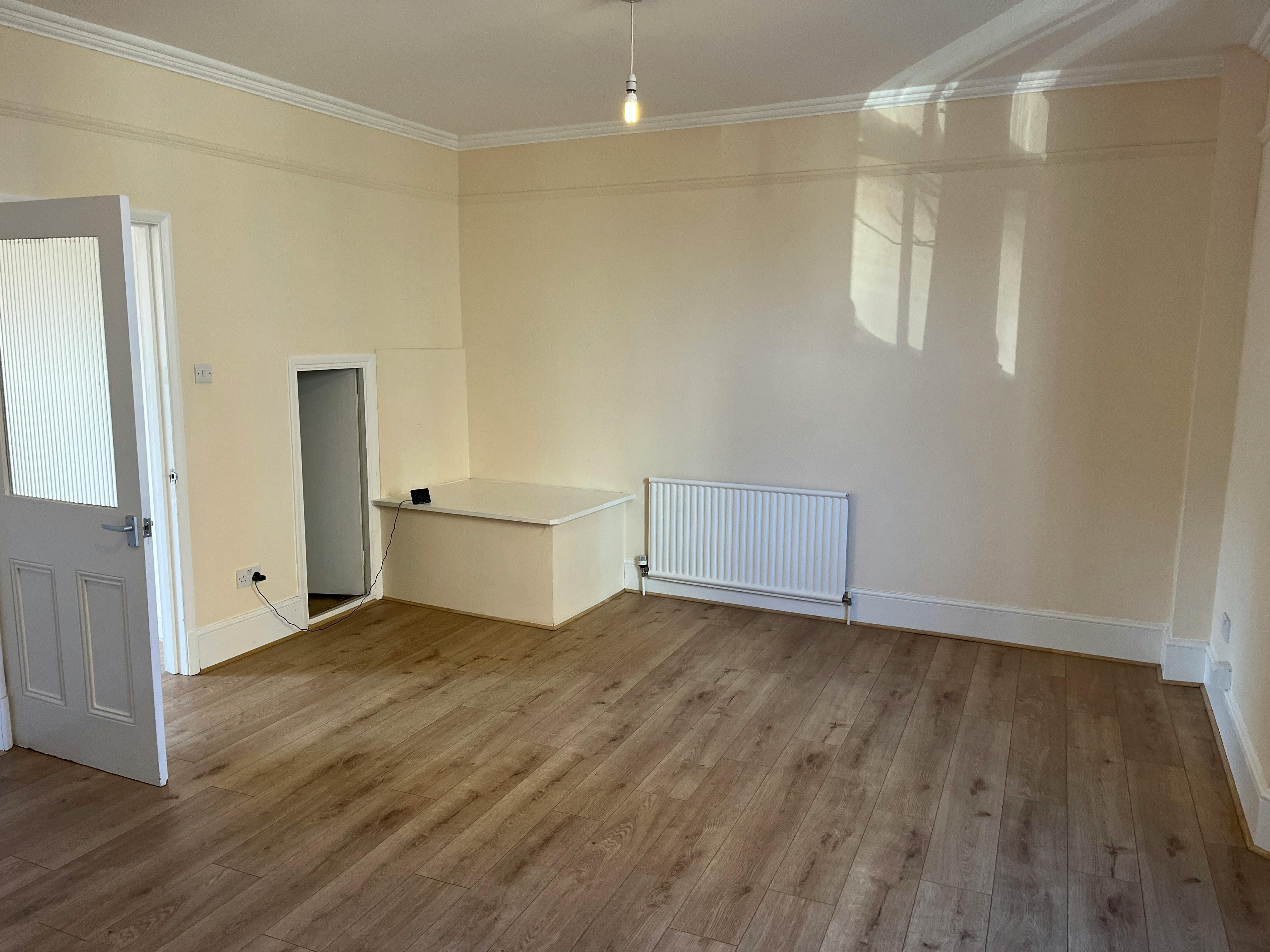 38A Buckingham Street, Aylesbury, Investment / Retail For Sale - 20260114_114154217_iOS.jpg