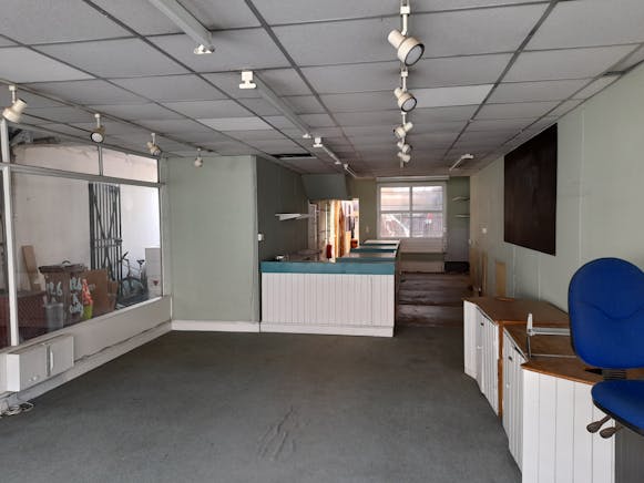 Ground Floor and Rear Land, 126 Central Road, Worcester Park, Retail To Let - 20250701_094726.jpg