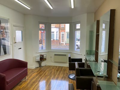 11a Harwoods Road, Watford, Retail To Let - Photo 3