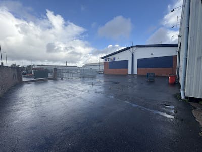 E1, Redwing Centre, Trafford Park, Industrial To Let - IMG_08191.jpg