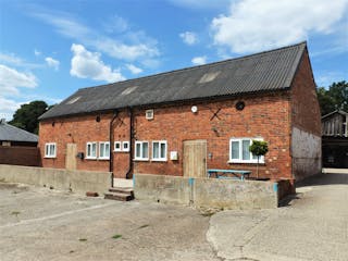 3b The Stables, Pinkneys Farm, Maidenhead, Offices To Let - External  3b The Stables.jpg