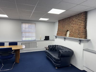Roman House, Elstree, Office To Let / For Sale - IMG_4680.jpg
