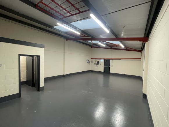 14 Craven Way, Newmarket, Industrial To Let - IMG_71071.jpg