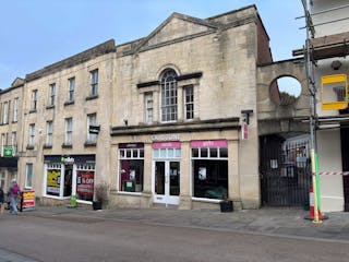 58 High Street, Stroud To Let - Ext.jpg