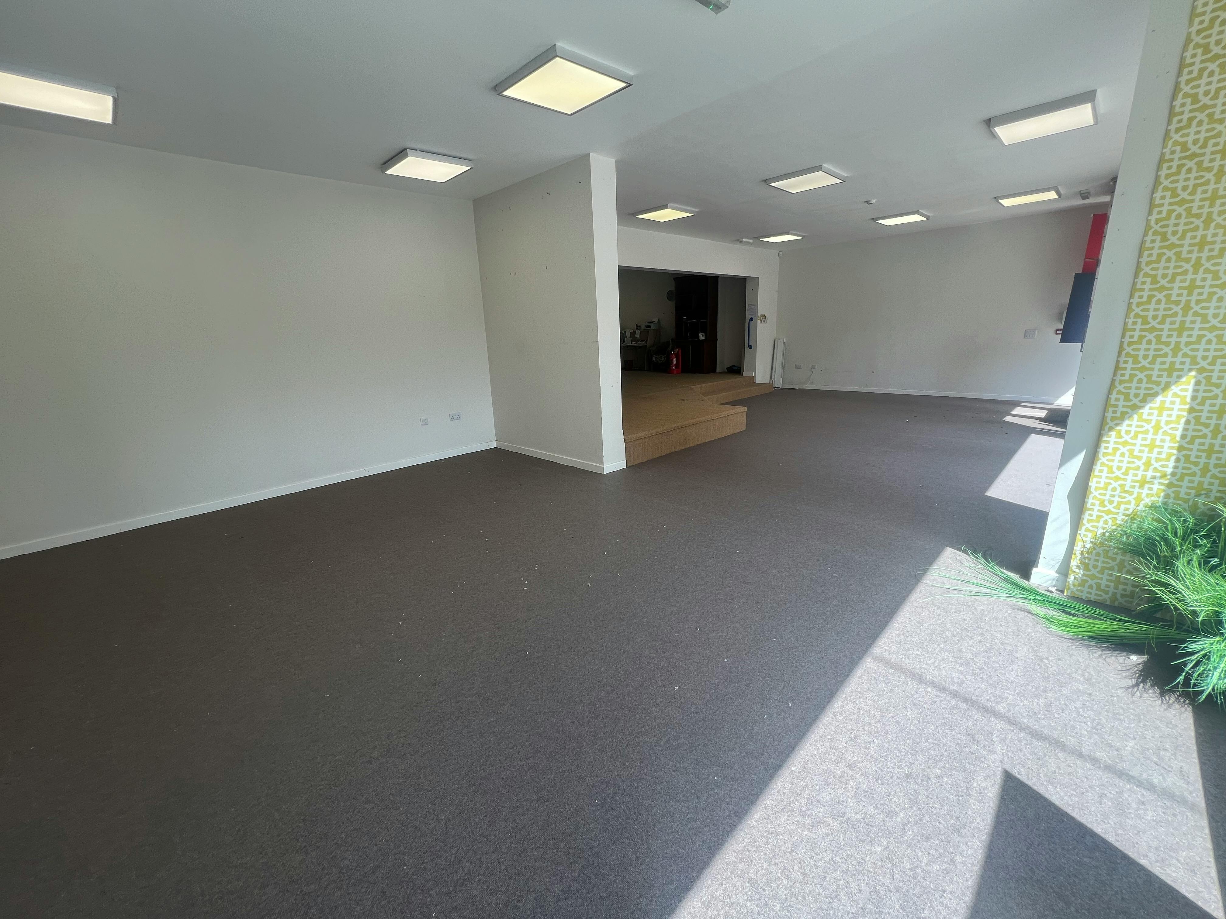 Retail/Shop in Gillingham - photo 3