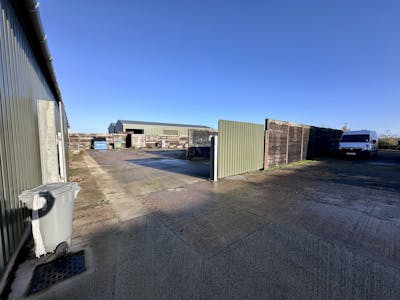 Open Storage, Thame, Industrial To Let - IMG_9806 2.jpeg