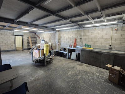 Air Conditioning House, Unit 1, Hyde, Industrial/Logistics / Trade Counter To Let - 20251106_124737.jpg