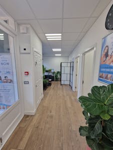 Ground Floor Unit, 530 Roman Road, London, Office / Retail To Let - 20230217_160236.jpg