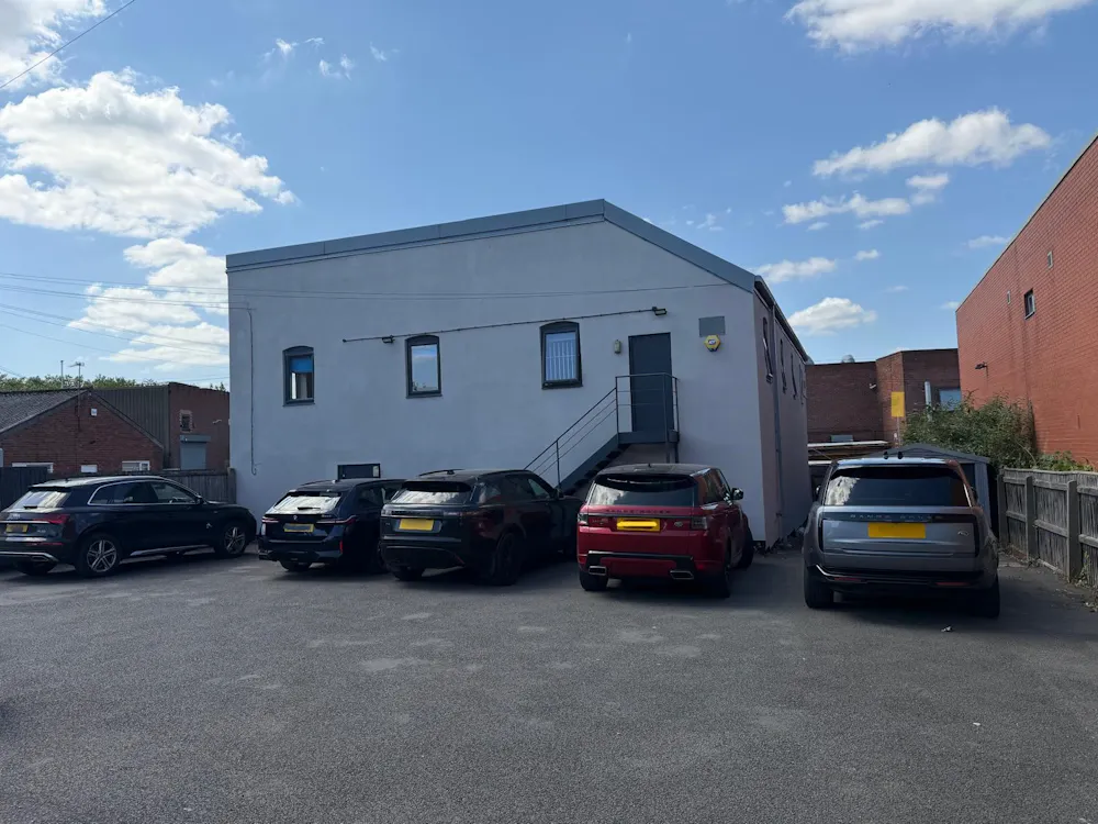 Carriage House, Little Broom Street - P1.jpg