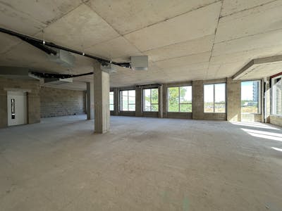 Block H, Unit 5, London, Leisure To Let - IMG_1080.JPG