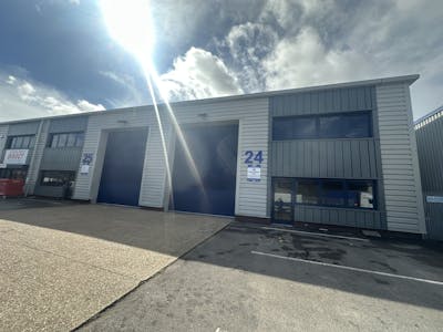 Units 24 & 25 Vale Industrial Estate, Southern Road, Aylesbury, Industrial To Let - IMG_2846.jpeg