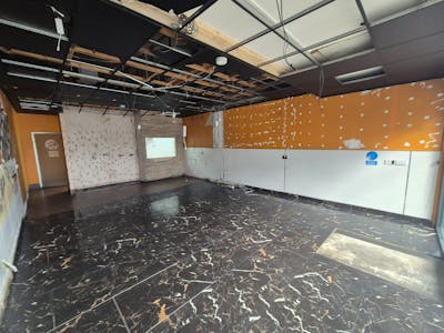 4 Commercial Union House, Bolton, Retail To Let - 20251210_122158.jpg