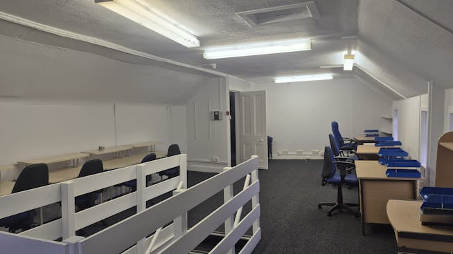 28 High Street, Paisley, Offices To Let - 20260127_114646.jpg