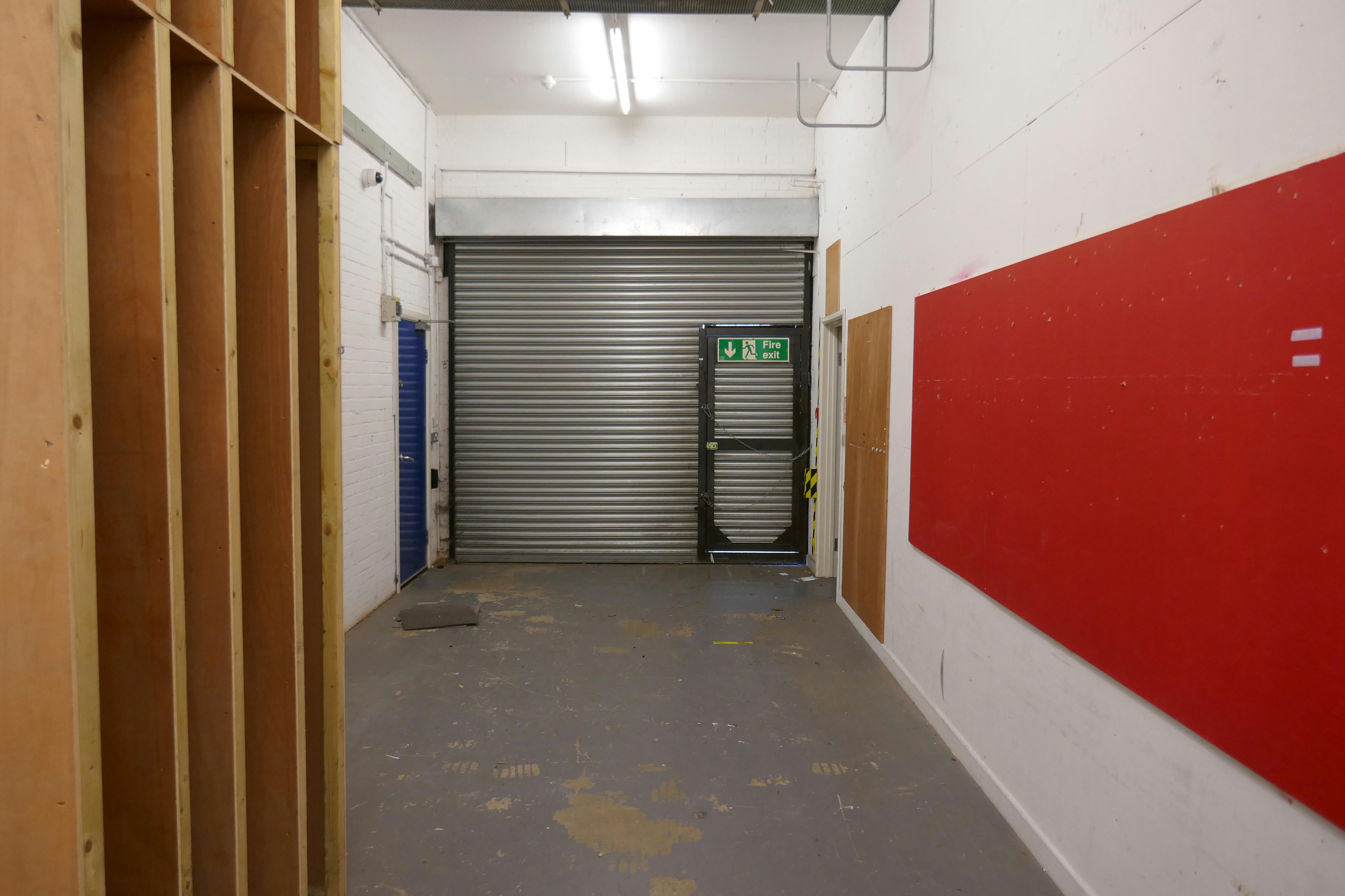 Units 32-33,38,39, Oakwood Hill, Loughton, Industrial / Offices / Other To Let - P1000932.JPG